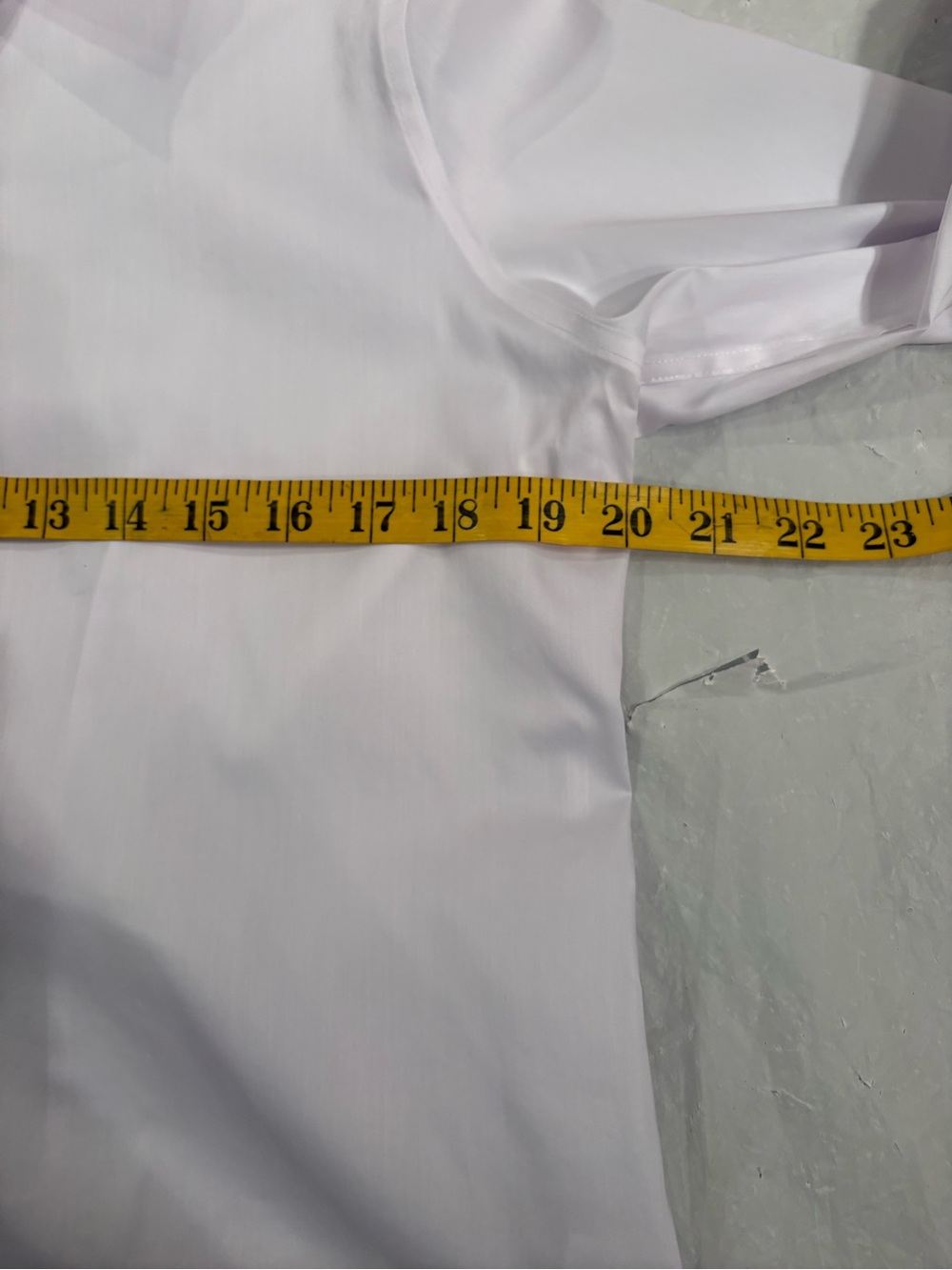 Liz Claiborne  Crisp White Career Shirt. Size petite large - Picture 5 of 9